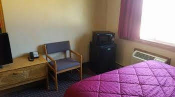 Travel Inn Dickinson Exterior photo